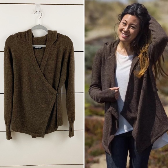 BETABRAND Black Sheep Hooded Wrap Sweater SM BETABRAND Black Sheep Hooded Wrap Sweater SM
